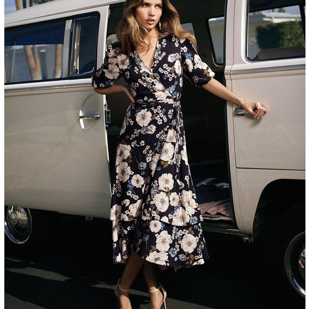 Gianni Bini XS Floral Wrap Tie Dress